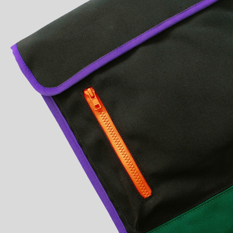 SUGACOAT STUDIOS - Comfy Laptop Sleeve in Black (13")